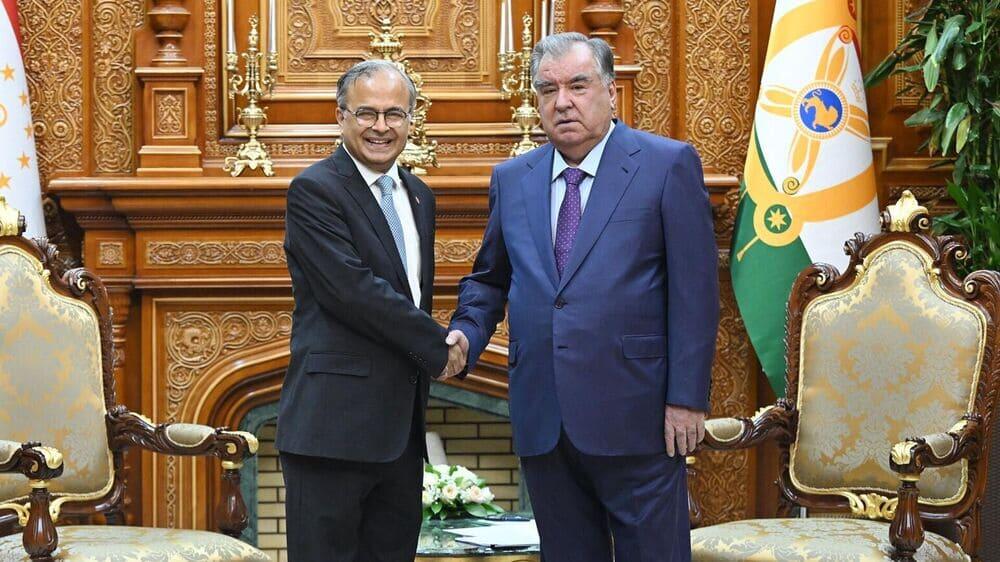 Президент Таджикистана и Генсек ОЭС обсудили развитие «зелёной» экономики